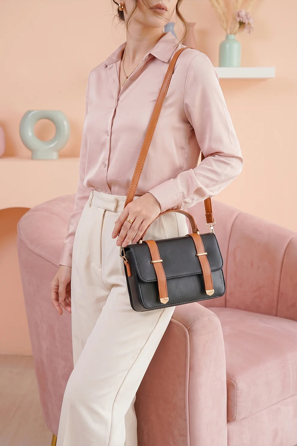 THE STELLA IN BLACK - HANDBAG