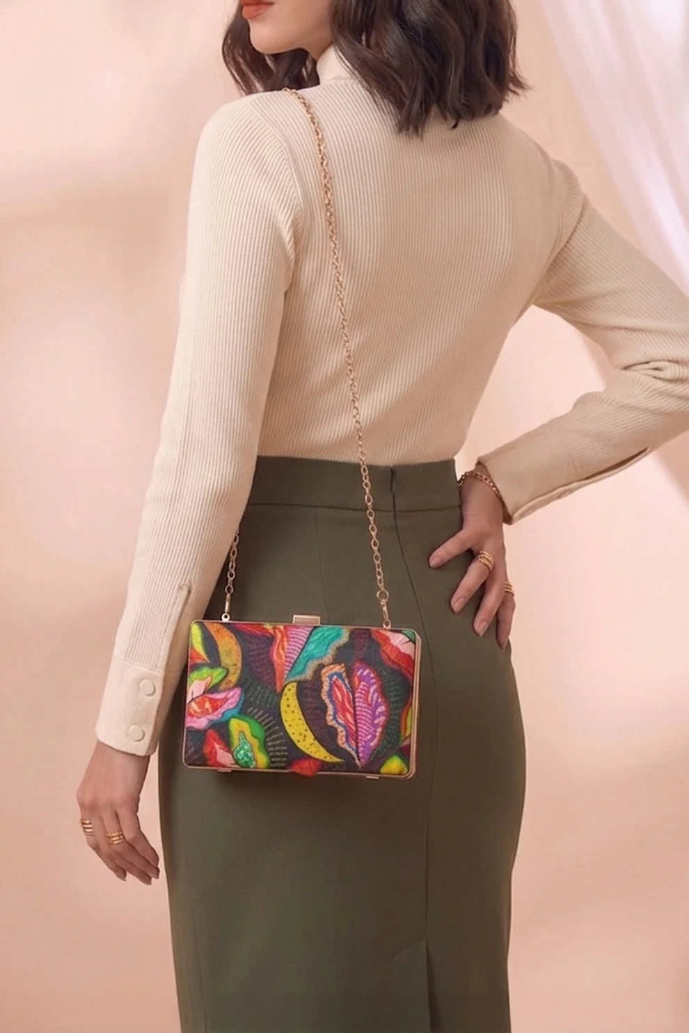 NOOR E BAHAAR - CLUTCH