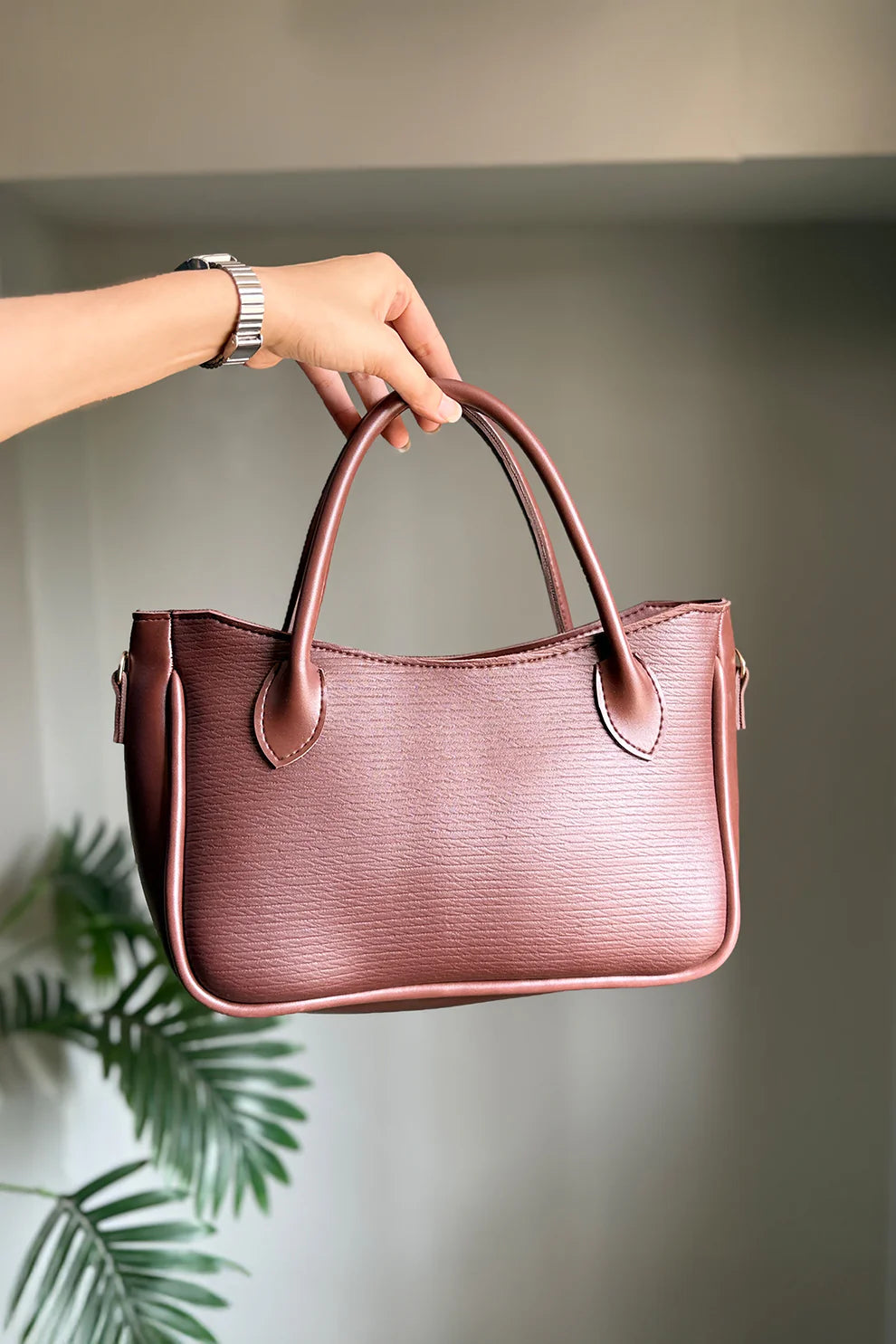 NOVA SHOULDER BAG - BURGUNDY