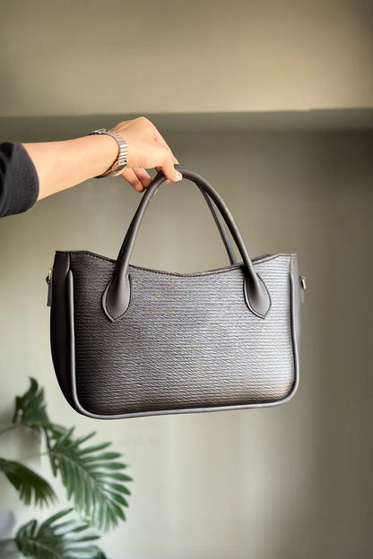 NOVA SHOULDER BAG - BLACK