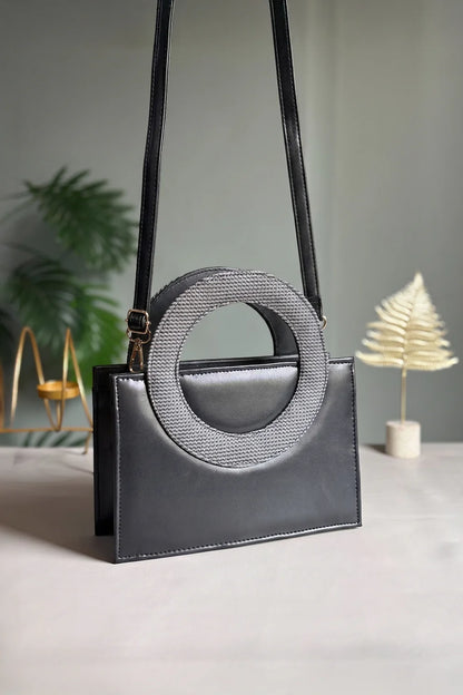O-RING IN BLACK - HANDBAG