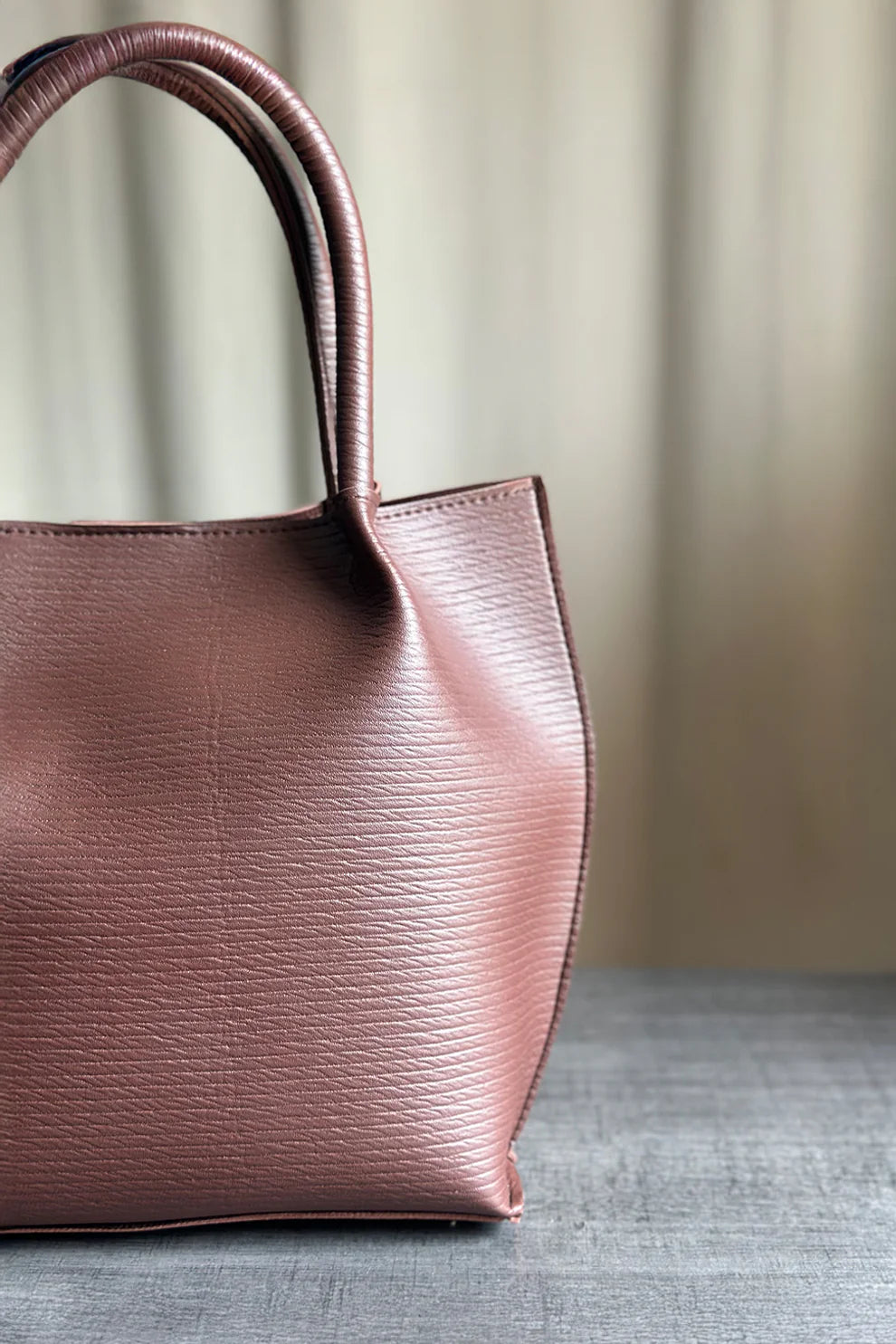 THE STUDIO TOTE - BURGUNDY