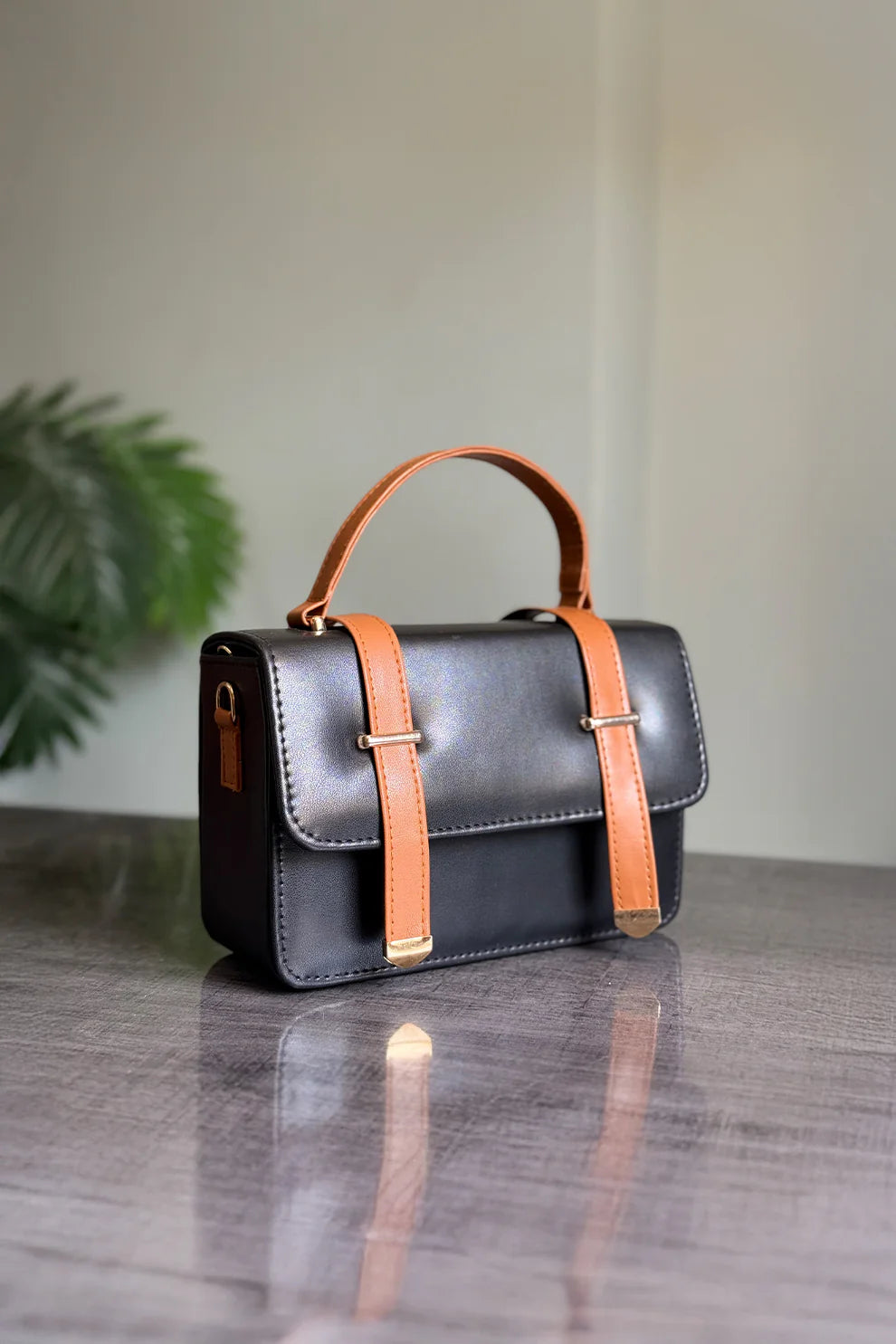 THE STELLA IN BLACK - HANDBAG
