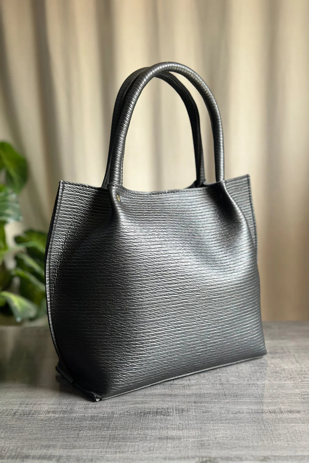 THE STUDIO TOTE - BLACK