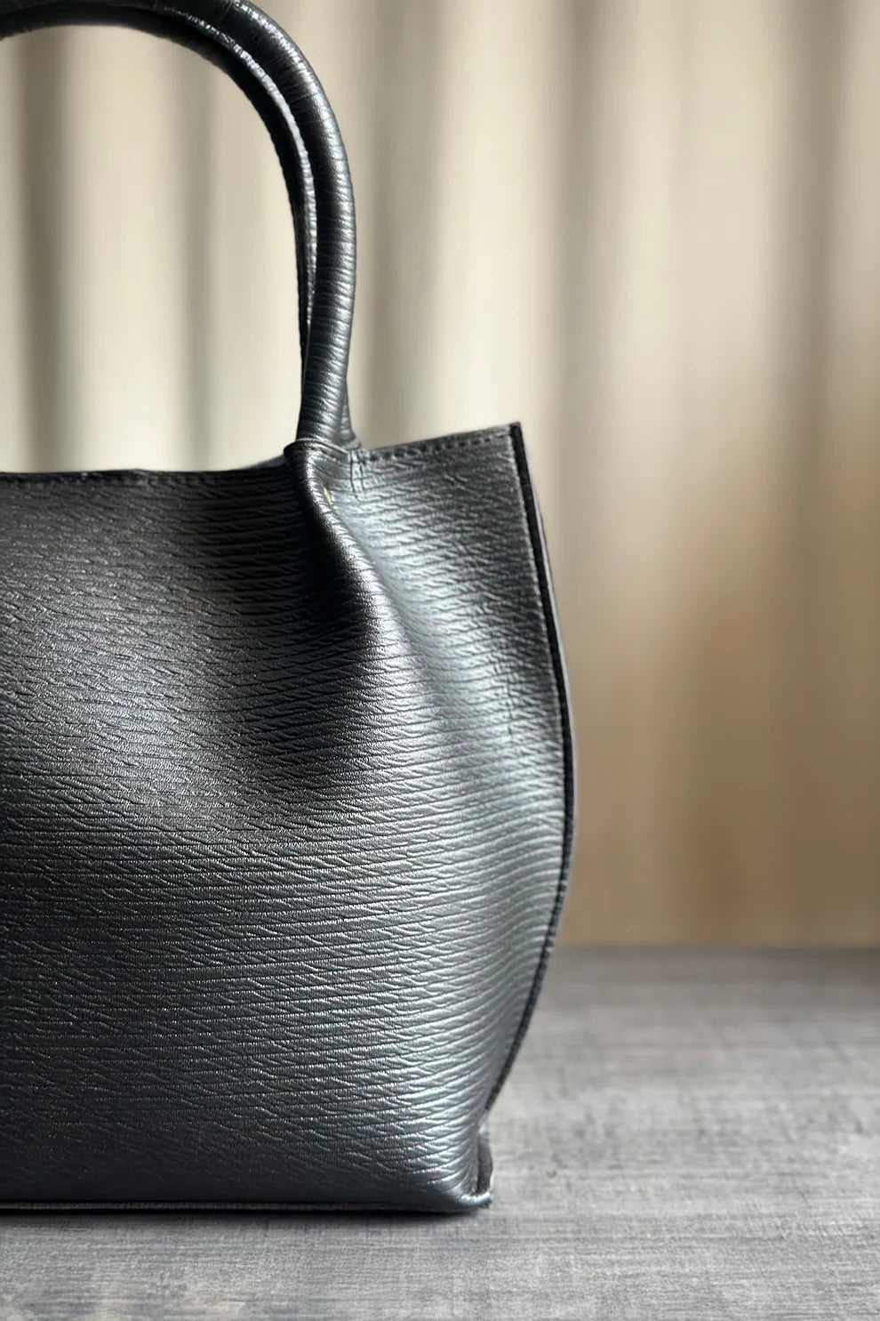 THE STUDIO TOTE - BLACK
