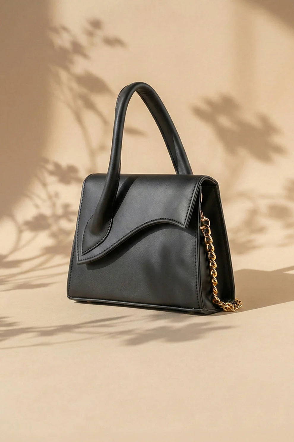 AURA HANDBAG - BLACK