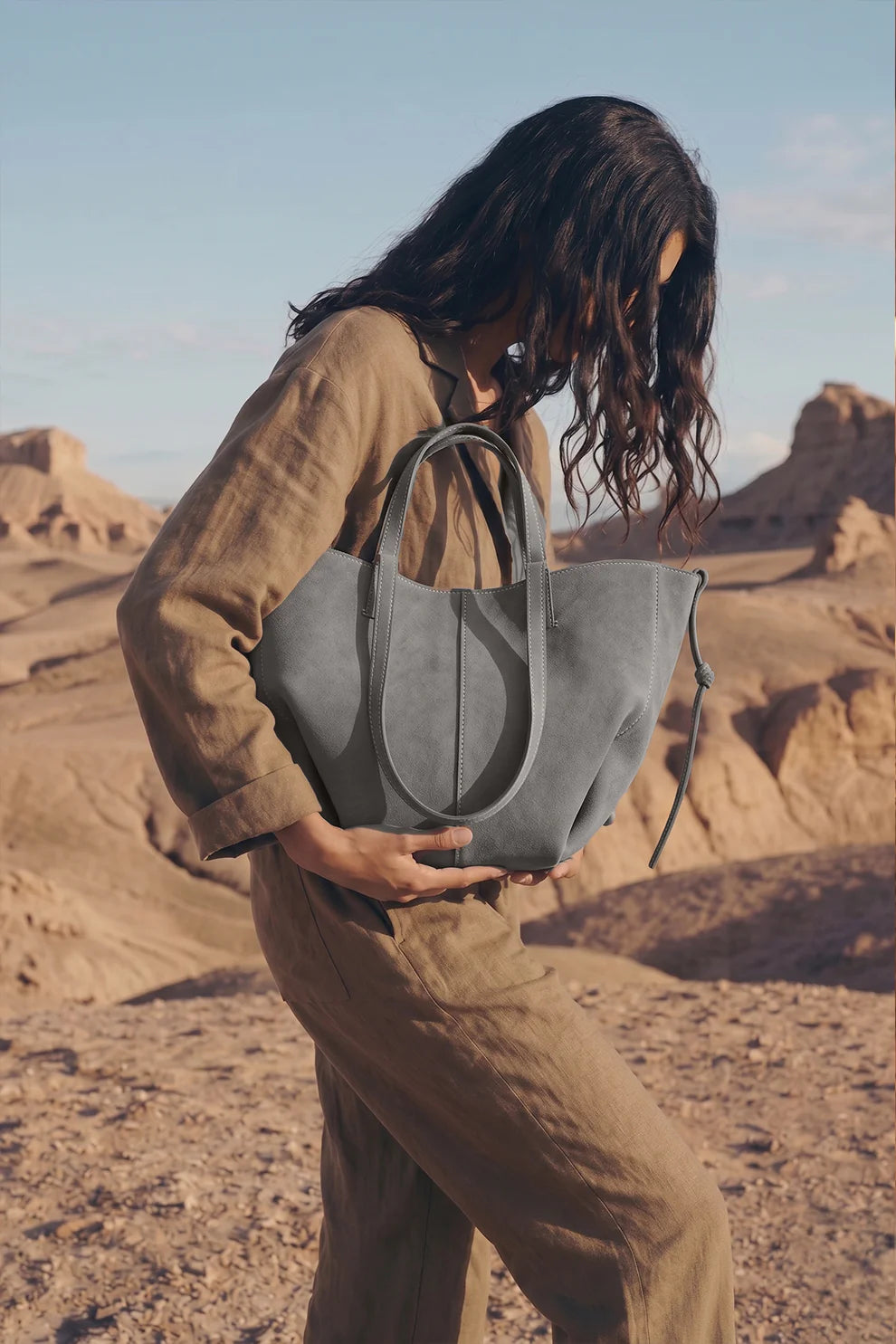 AERIS LUXURY TOTE - GRAY