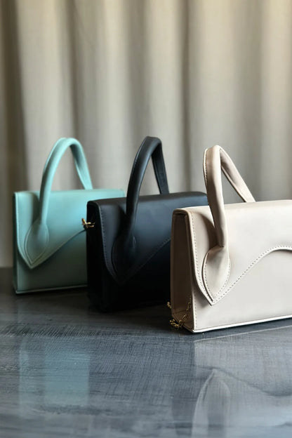 AURA HANDBAG - BLACK