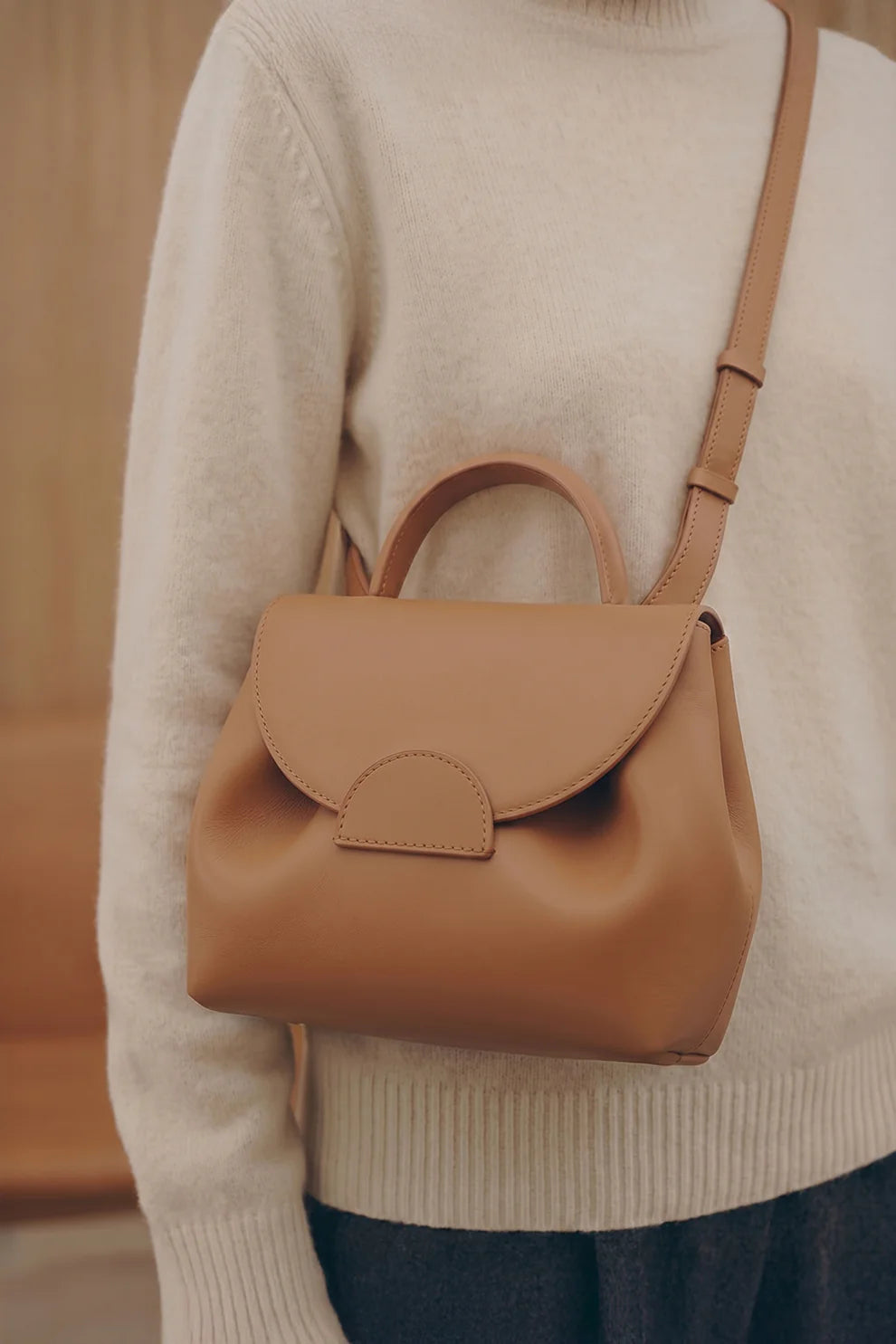 LUNA IN CAMEL - CROSSBODY BAG