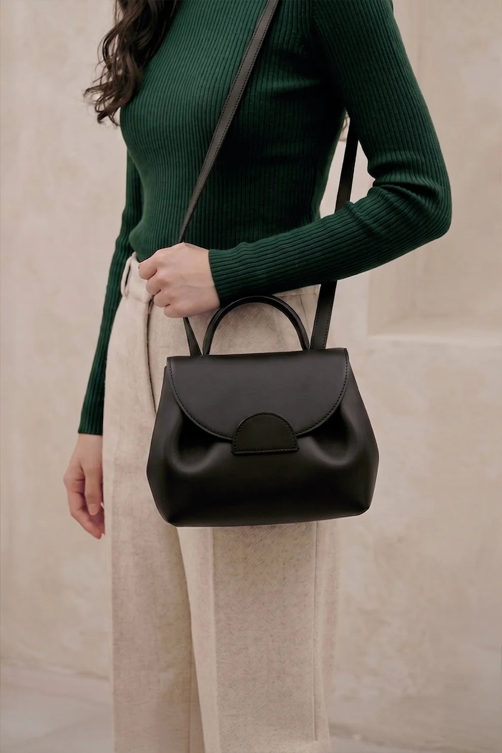 LUNA IN BLACK - CROSSBODY BAG