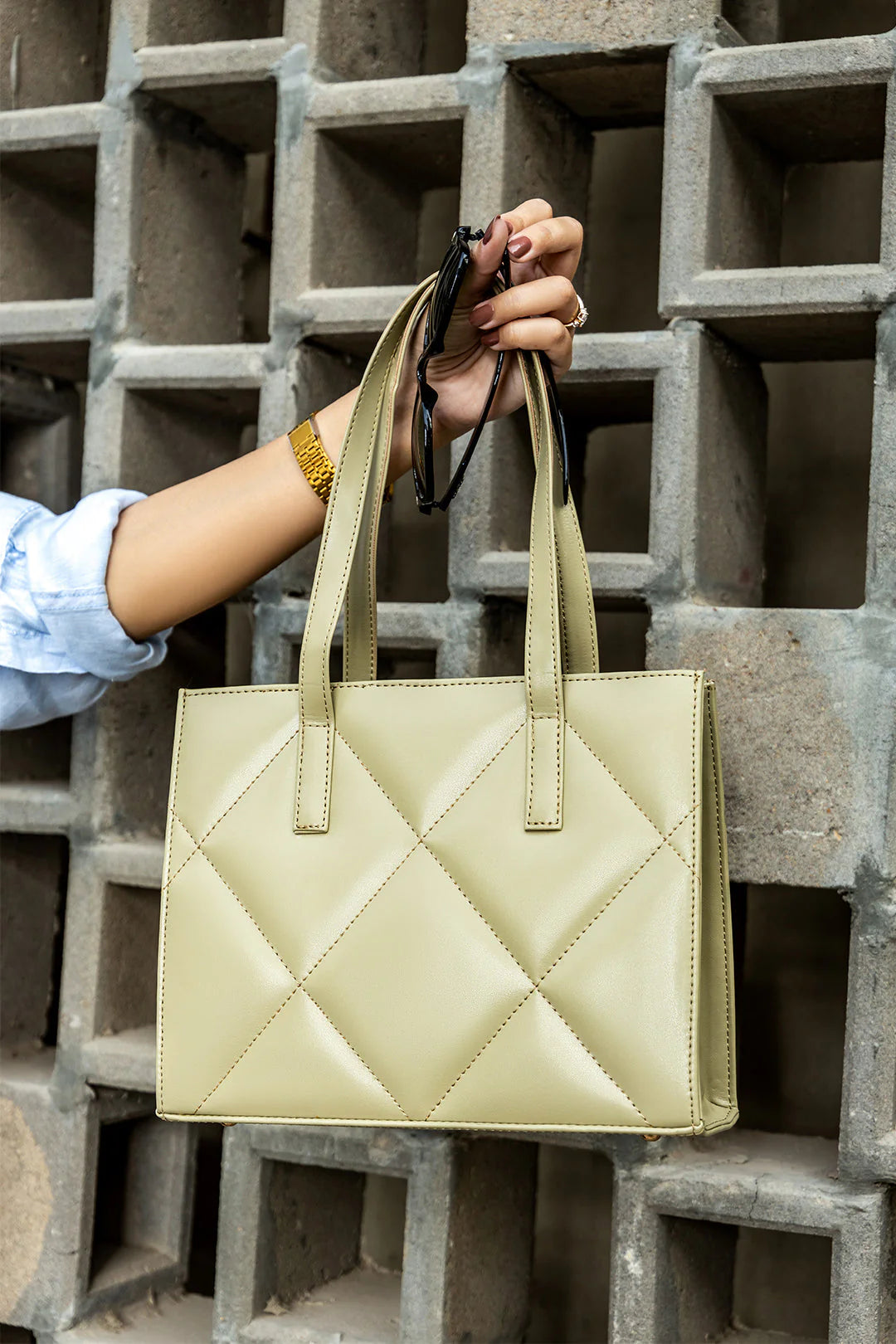 VELORA QUILT TOTE - OLIVE GREEN