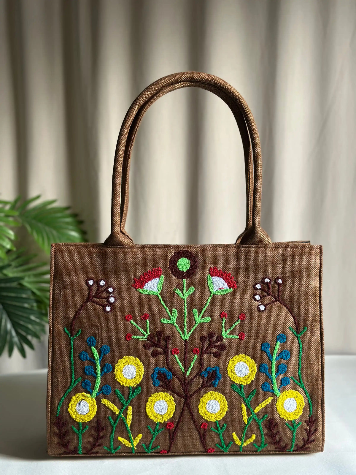 HANDMADE EMBROIDERED JUTE TOTE FLORA - BROWN