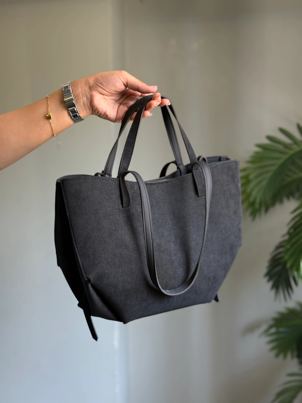 AERIS LUXURY TOTE - BLACK