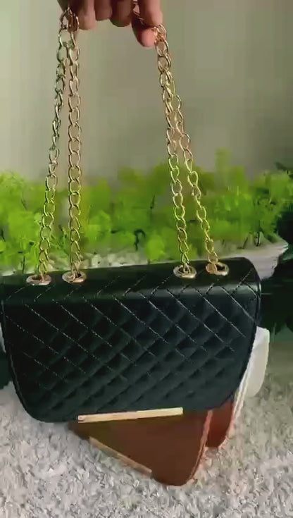 QUILTED SHOULDER BAG - BLACK